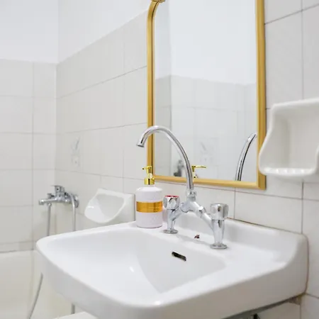 Apartment Bill Kostas *